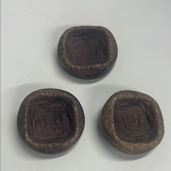 Set of 3 Large Vintahe Plastic Buttons Purple Brown Tone - Picture 1 of 4